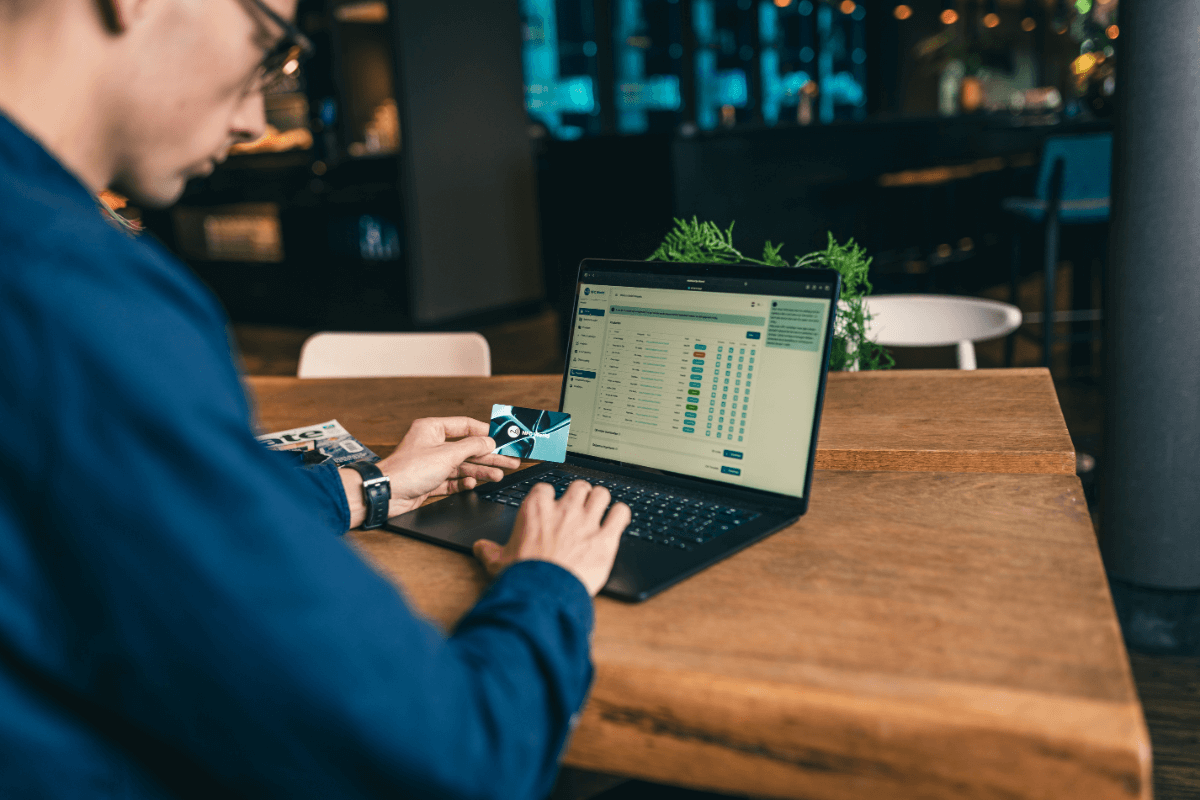 Digitális névjegykártyák beállítása a vezérlőpulton